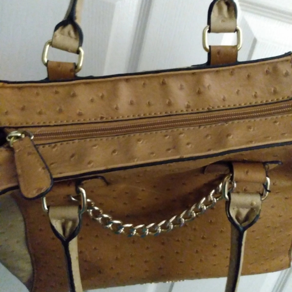 GUESS PURSE - Picture 4 of 7